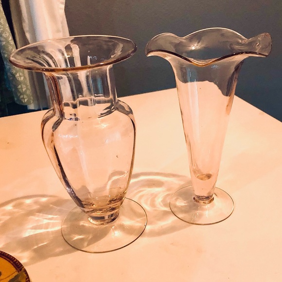 Set of 2 Depression Era rose petal pink vases excellent condition - Picture 1 of 5